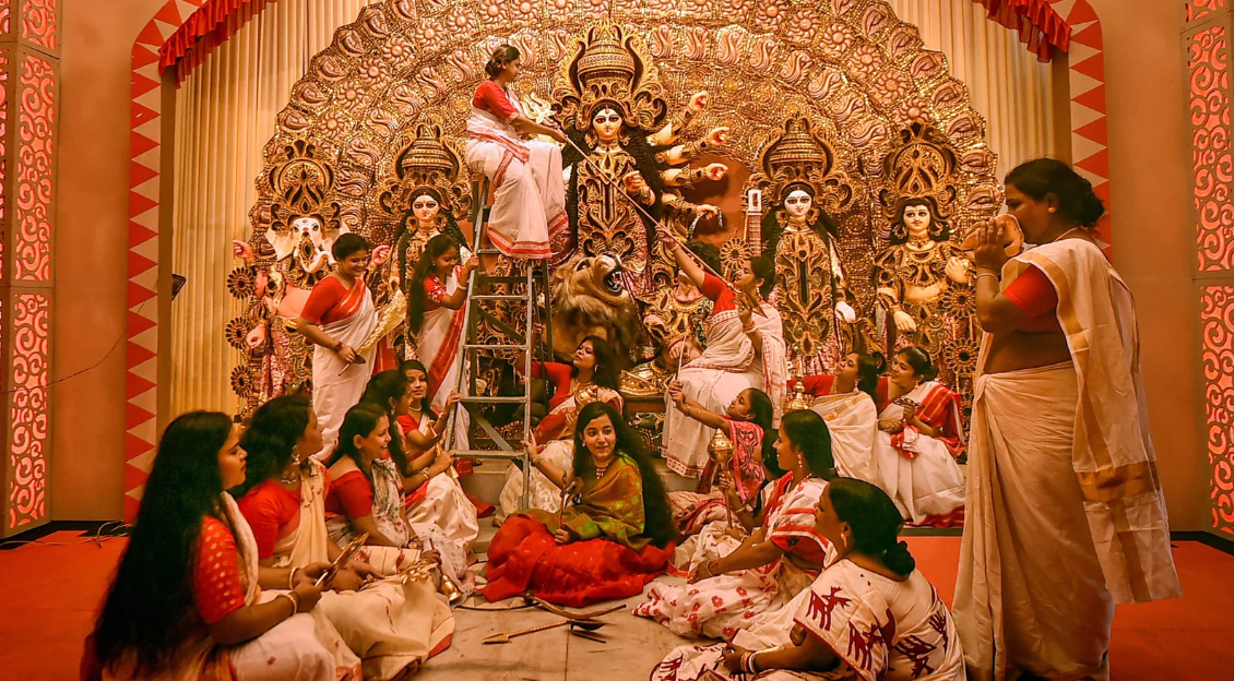 Senior Citizen-Friendly Durga Puja Tours Across India in 2026!!